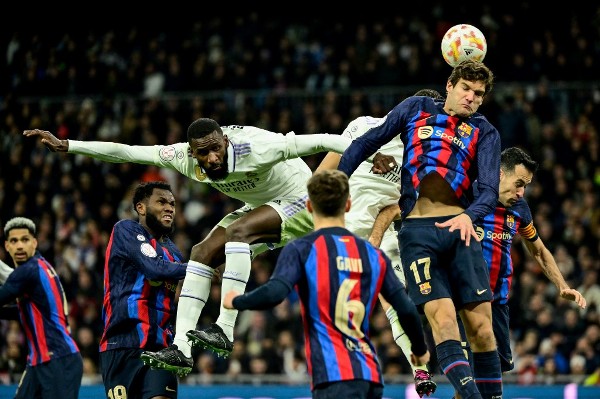 国王杯十六强抽签悬念重重！巴萨皇马将与草根球队上演圣诞大战