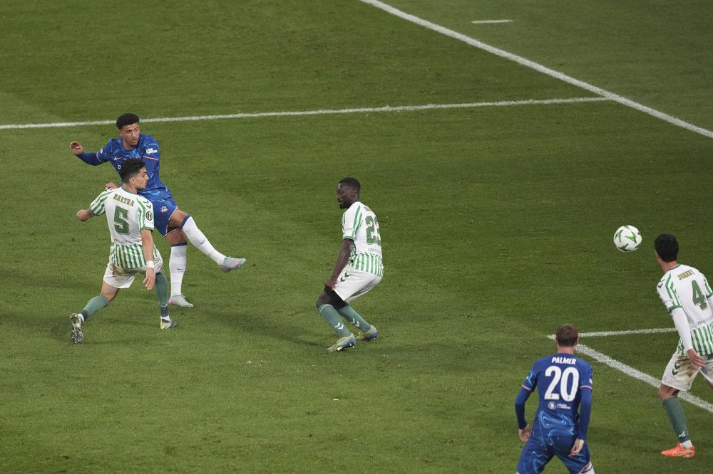 延续状态！基昂特·乔治三分7中4轰29分10助