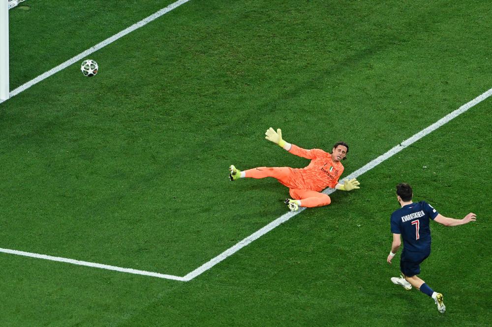 名宿：在我看来莱奥是边锋不是前锋；他配得上米兰10号球衣