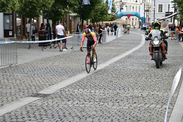 迅速崛起为 迅速崛起为