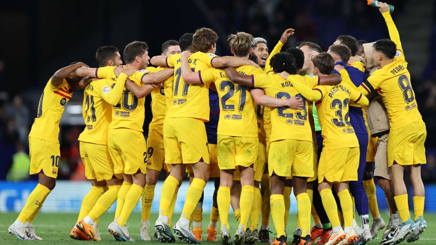 完善薪资保 完善薪资保